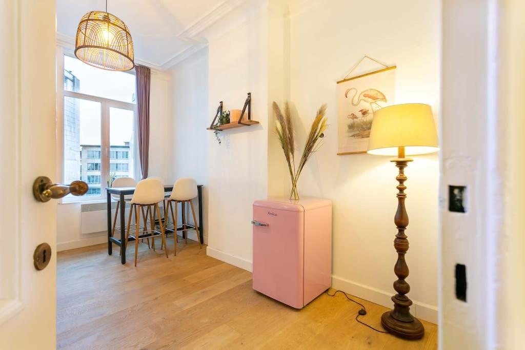 Pink Fairytale-Like Apartment Amberes Exterior foto